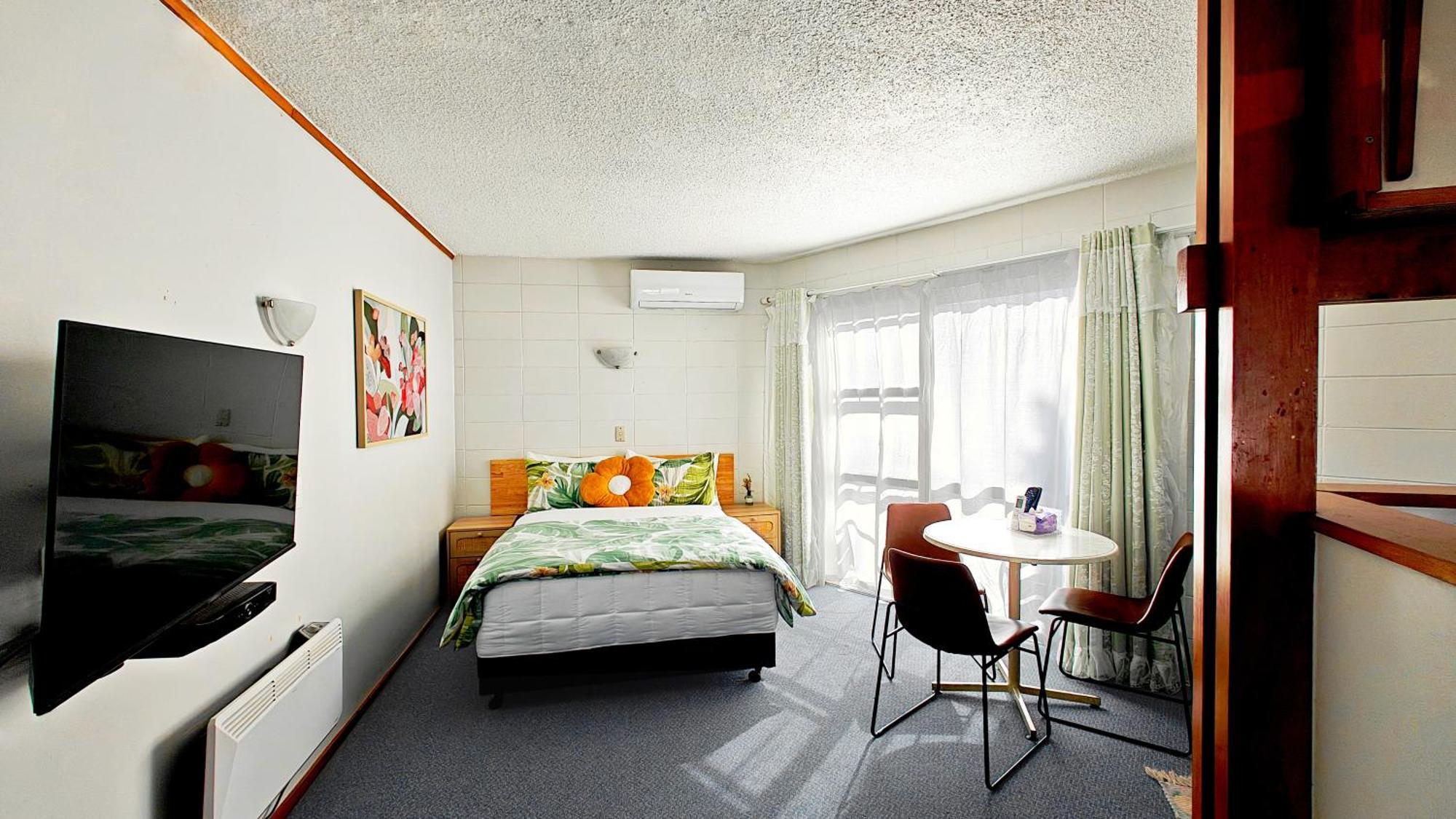 Motel Six Whangarei Exteriör bild